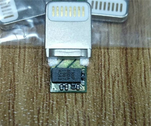 蘋果有可能要支持快充了，蘋果8 iPhone數(shù)據(jù)線最近被謀體曝光